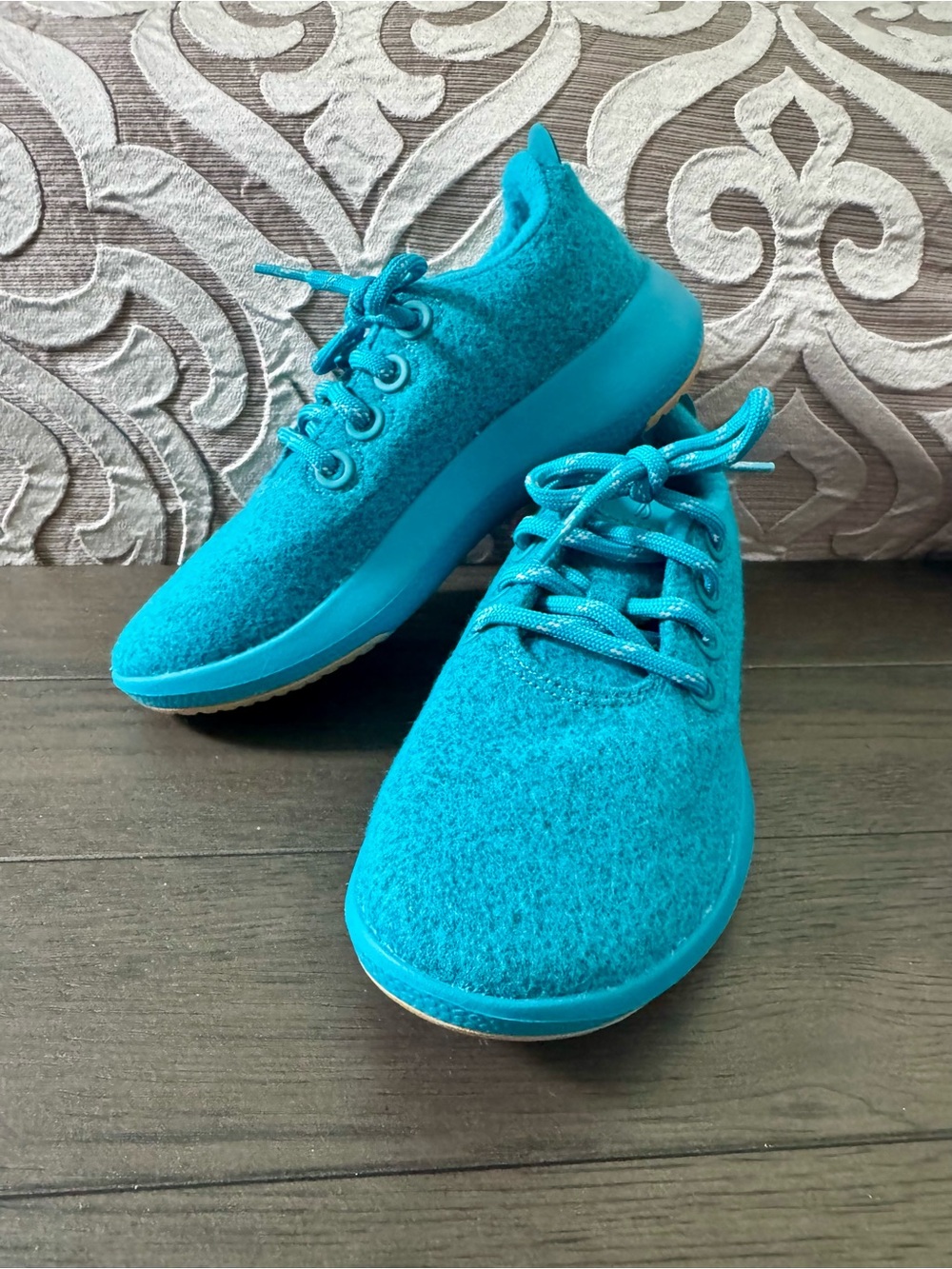 NWT All Birds - Women’s Teal Wool Runner Sneakers (size 5)